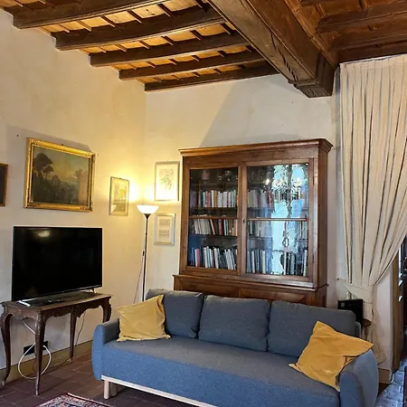 Garibaldi Apartment *
